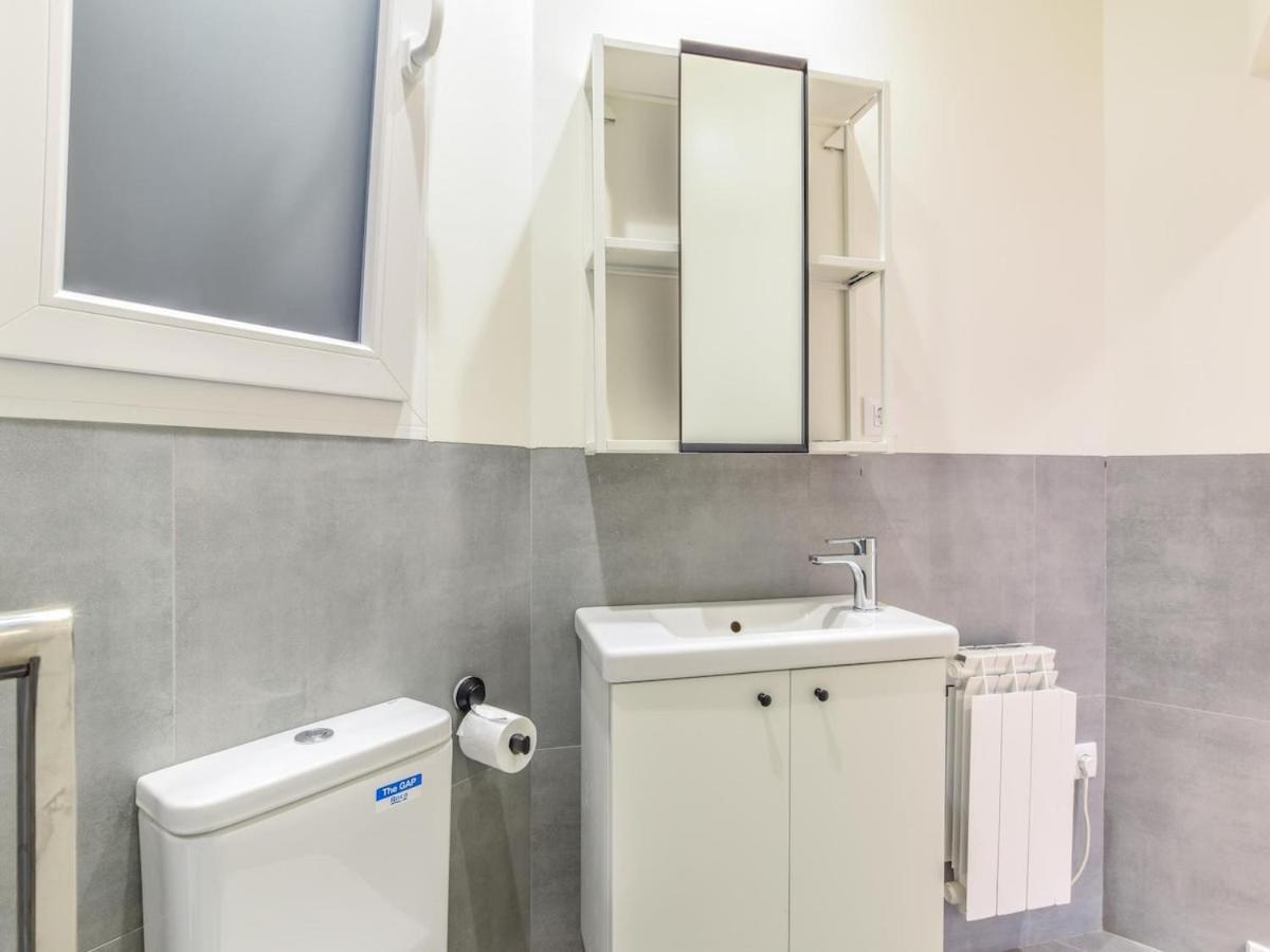 Apartamento En Plaza De Canalejas Apartment Madrid Luaran gambar