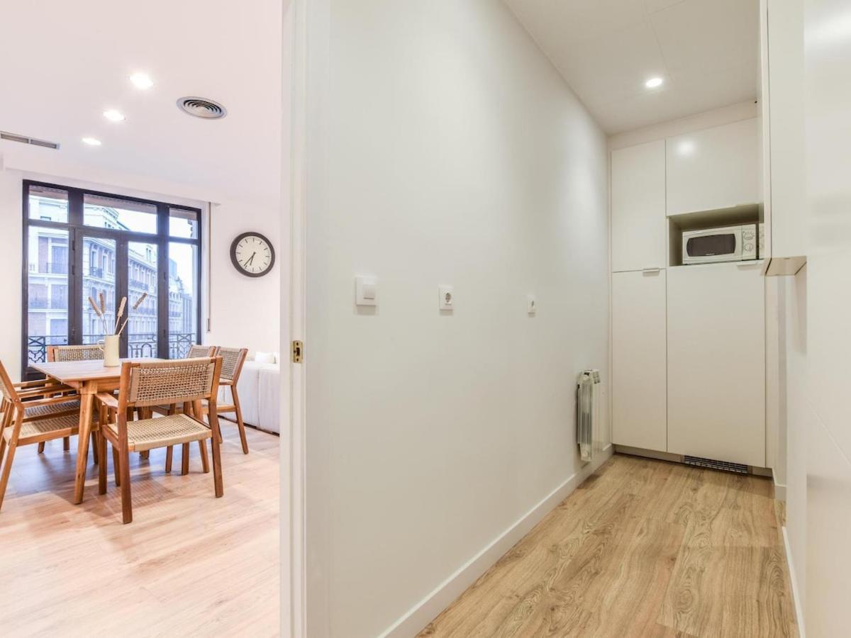 Apartamento En Plaza De Canalejas Apartment Madrid Luaran gambar